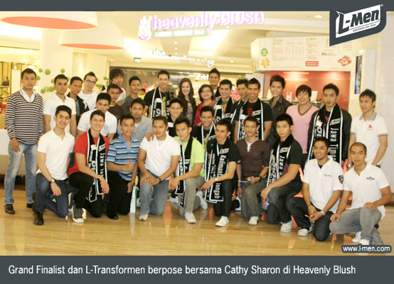 Grand Finalist dan L-Transformen berpose bersama Cathy Sharon di Heavenly Blush Grand Finalist dan L-Transformen berpose bersama Cathy Sharon di Heavenly Blush