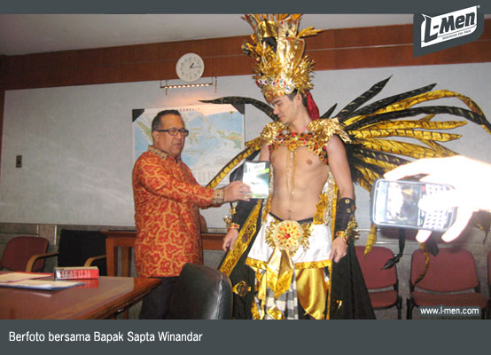 Thomas bersama Bpk. Sapta Winandar Direktur Jenderal Pemasaran Kemenbudpar Thomas bersama Bpk. Sapta Winandar Direktur Jenderal Pemasaran Kemenbudpar