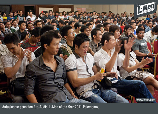 Antusiasme penonton Pre-Audisi L-Men of the Year 2011 Palembang
