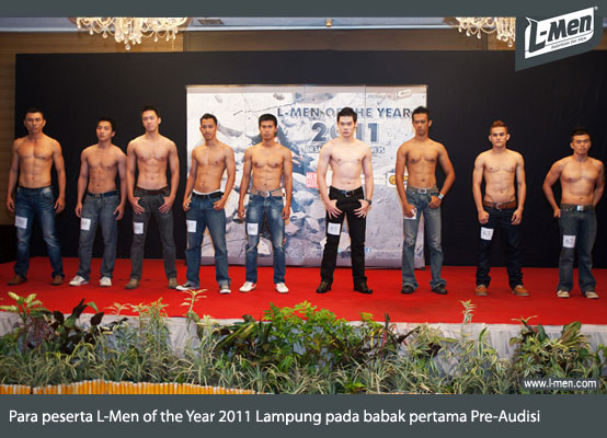 Para peserta L-Men of the Year 2011 Lampung pada babak pertama Pre-Audisi