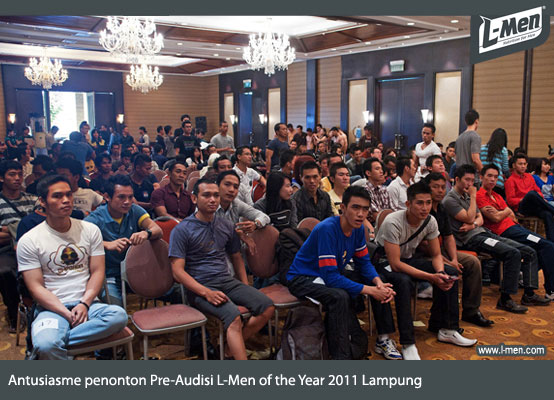 Antusiasme penonton Pre-Audisi L-Men of the Year 2011 Lampung