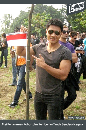 Aksi Penanaman Pohon dan Pemberian Tanda Bendera Negara