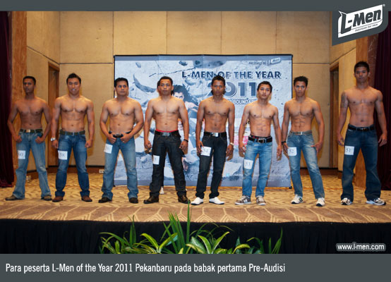 Para peserta L-Men of the Year 2011 Pekanbaru pada babak pertama Pre-Audisi