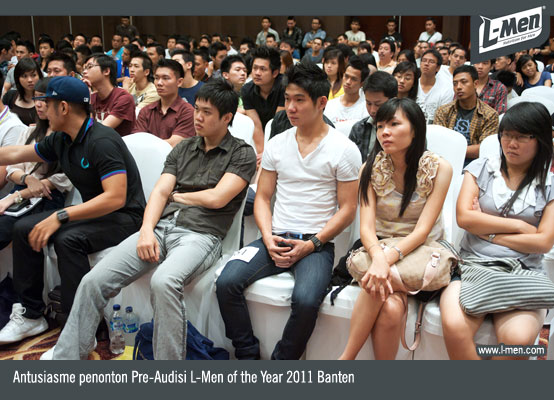 Antusiasme penonton Pre-Audisi L-Men of the Year 2011 Banten Antusiasme penonton Pre-Audisi L-Men of the Year 2011 Banten