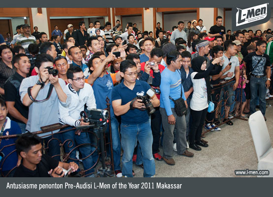 Antusiasme penonton Pre-Audisi L-Men of the Year 2011 Makassar
