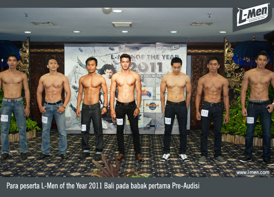 Para peserta L-Men of the Year 2011 Bali pada babak pertama Pre-Audisi