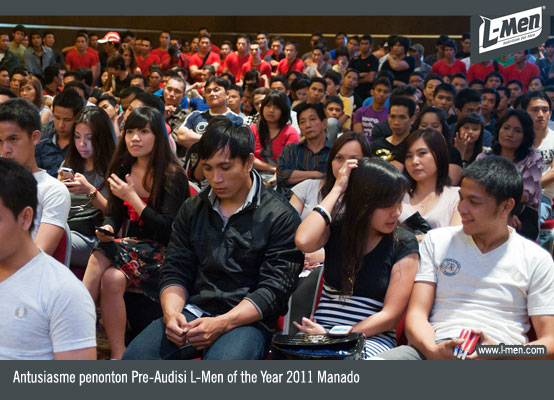 Antusiasme penonton Pre-Audisi L-Men of the Year 2011 Manado