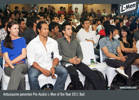 Antusiasme penonton Pre-Audisi L-Men of the Year 2011 Bali