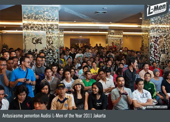 Antusiasme penonton Audisi L-Men of the Year 2011 Jakarta