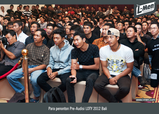 Para penonton Pre-Audisi LOTY 2012 Bali