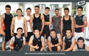L-Men Community Balikpapan dan peserta circuit training
