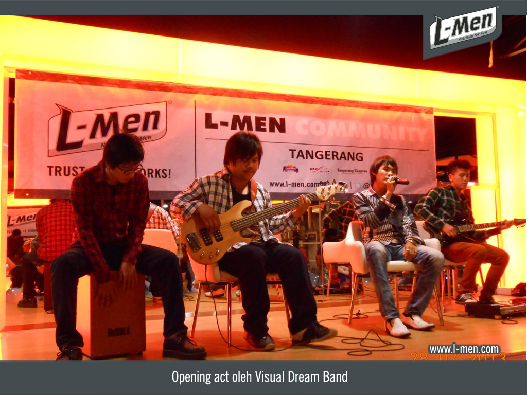 Opening act oleh Visual Dream Band