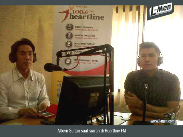 Albern Sultan saat siaran di Heartline FM