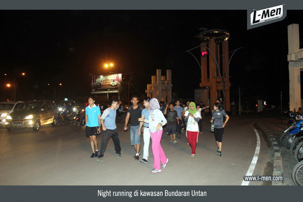 Night running di kawasan Bundaran Untan