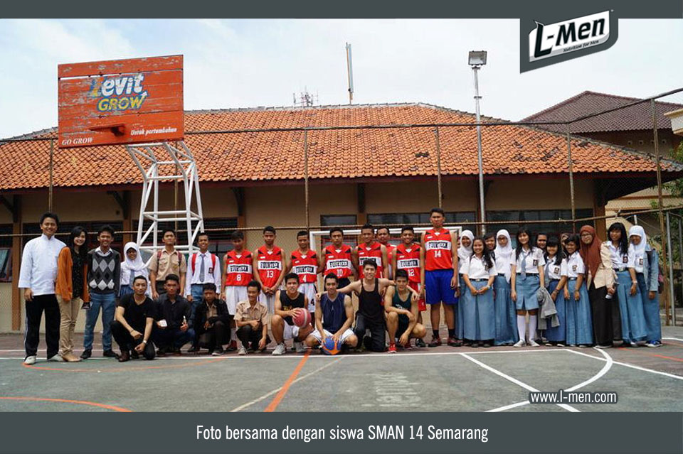 Foto bersama dengan #53004A
