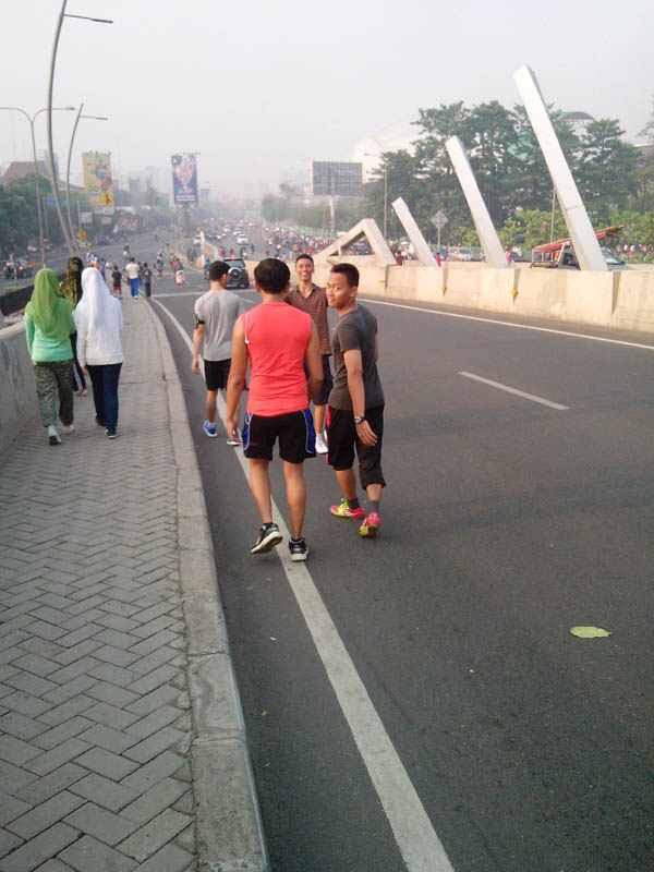 jogging di jembatan
