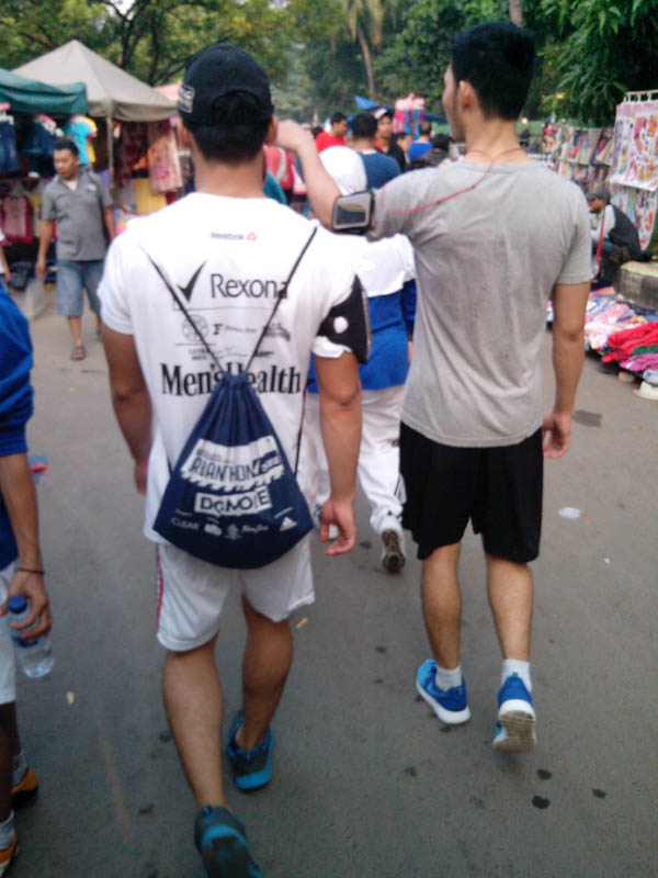 pembagian brosur tips hidup sehat